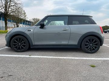 Mini Cooper diesel 1.5 automatica 3P