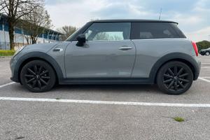 Mini Cooper diesel 1.5 automatica 3P
