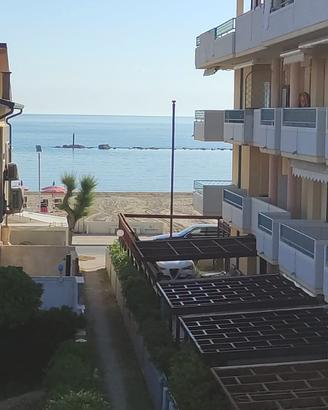 Marotta stagione estiva spiaggia sabbia 2 camere