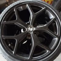 Cerchi in lega 19" originali ALFA GIULIA con gomm