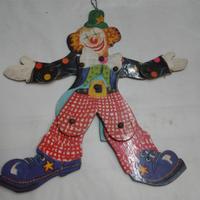 Gioco vecchio di cartone raffigurante pagliaccio