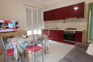 Trilocale centrale Alassio 300mt dalla spiaggia 