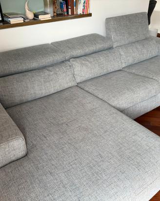 Divano Poltrone Sofà con chaise longue