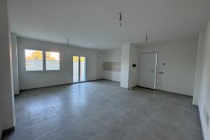 Pari al Nuovo, Quadrivano con Giardino e P.Auto