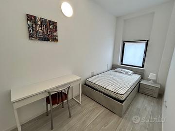 Stanza suite con bagno priva cinisello balsamo