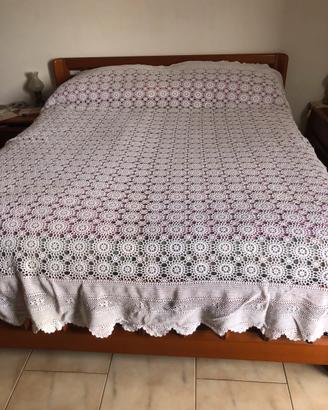 Coperta in pizzo matrimoniale anni 80” bianca