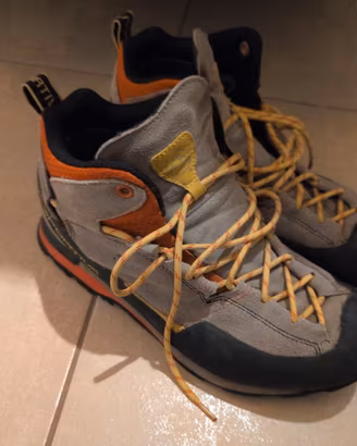 Scarponi/scarponcini trekking Sportiva BoulderX