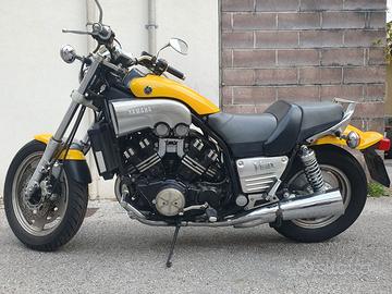 YAMAHA V-MAX 1200