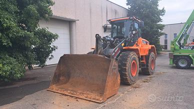 Pala gommata Doosan DL280-5