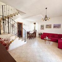 PORZIONE DI TRIFAMILIARE A ANZIO