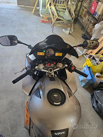 Honda vfr 800 vtec