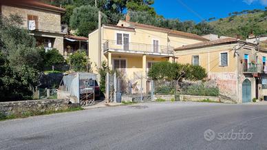 CASA INDIPENDENTE A MONTECORICE