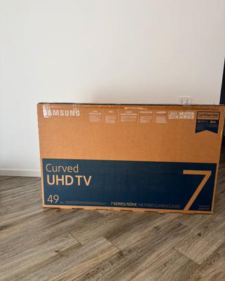 Samsung Smart TV 49” 4K UHD – Serie 7 – Curva
