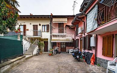 TRILOCALE CON RUSTICO