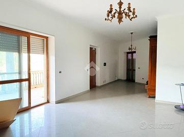 4 LOCALI A BOTRICELLO