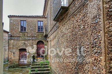 Casa indipendente di 150 m² con 3 locali a Girifal
