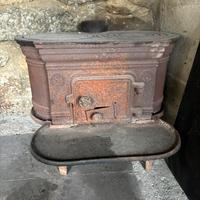 Stufa mini in ghisa antica fine ‘800 da collezione