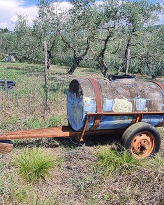 botte trainabile per uso agricolo con pompa