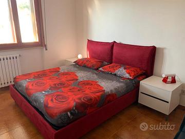 Letto matrimoniale contenitore in microfibra rosso