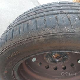 n.2 pneumatici+cerchi 185/60R15 per TOYOTA YARIS