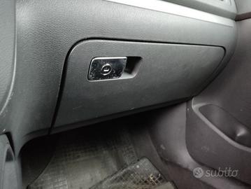 Cassetto portaoggetti VOLKSWAGEN GOLF 5 del 2005