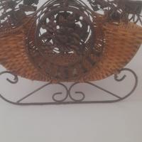 Portariviste in ferro battuto e vimini