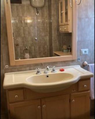 Arredo bagno composto da mobile lavello specchio c
