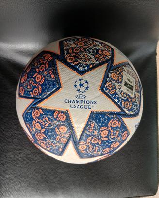Pallone da calcio finale Champions League 2023 