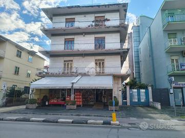 5 LOCALI A POMIGLIANO D'ARCO