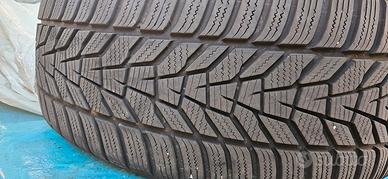 Hankook winter i*cept Evo 3 235/55/r18
Gomme termi