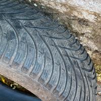 Gomme quattro auto kleber