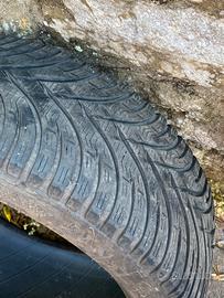 Gomme quattro auto kleber