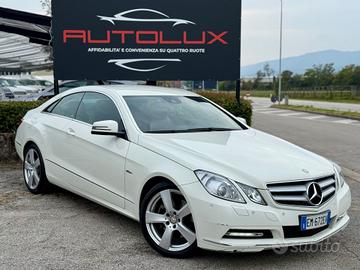 Mercedes-benz E 220 CDI AUTOM. Coupé BlueEFFICIENC