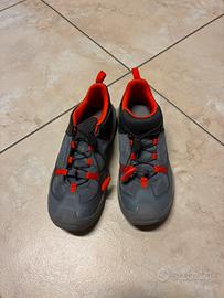 Scarpe decathlon montagna n. 36