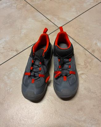 Scarpe decathlon montagna n. 36