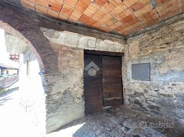 CASA SEMINDIPENDENTE A NEBBIUNO