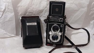 Macchina fotografica Yashica Mat 124