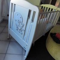 Culla nuova con accessori