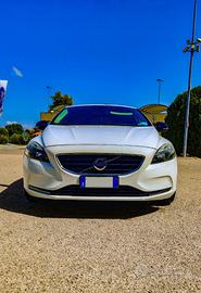 Volvo V40 D2 R-Design