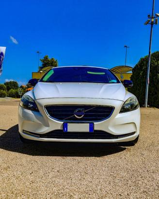 Volvo V40 D2 R-Design