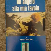 Videocassetta VHS "Un angelo alla mia tavola