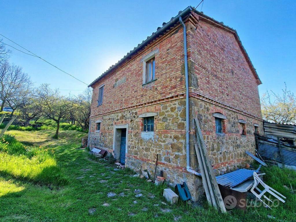 Rustico / Casale di 200 m² con 2 locali e box auto - Vista 3
