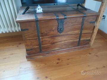 Baule in legno massiccio