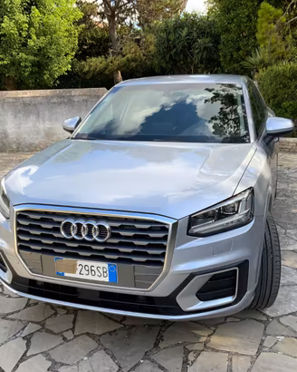 Auto Audi Q2 116 cv diesel modello Admired