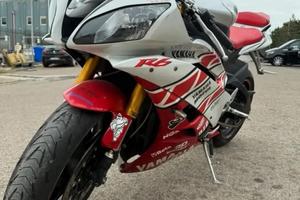 Moto Yamaha R6