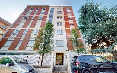 Quadrilocale al quinto piano in zona servita