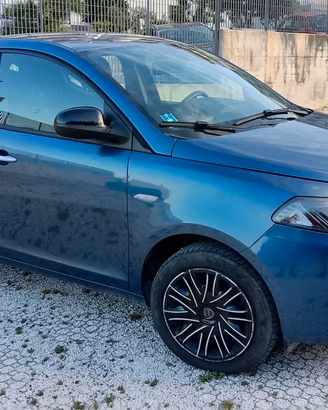Lancia Ypsilon 1.0 FireFly 5 porte S&S Hybrid Silv