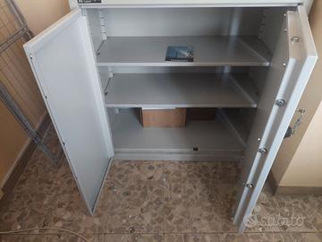 cassaforte a mobile per attività commerciale