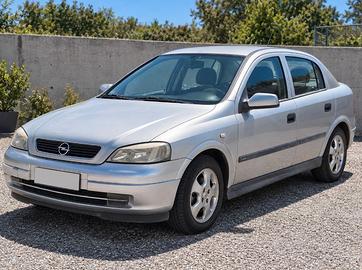 Opel Astra 1.4i 16V benzina, immatricolata 07/2001