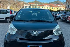 Toyota iq